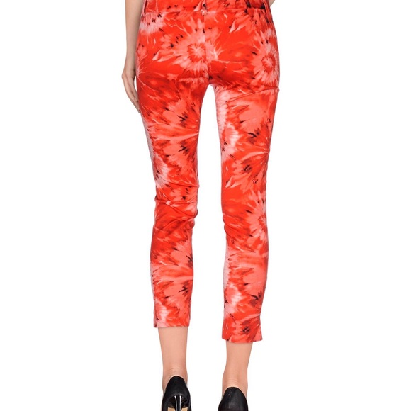 Siste’s Tie Dye Cropped Chino Pants - Picture 6 of 6